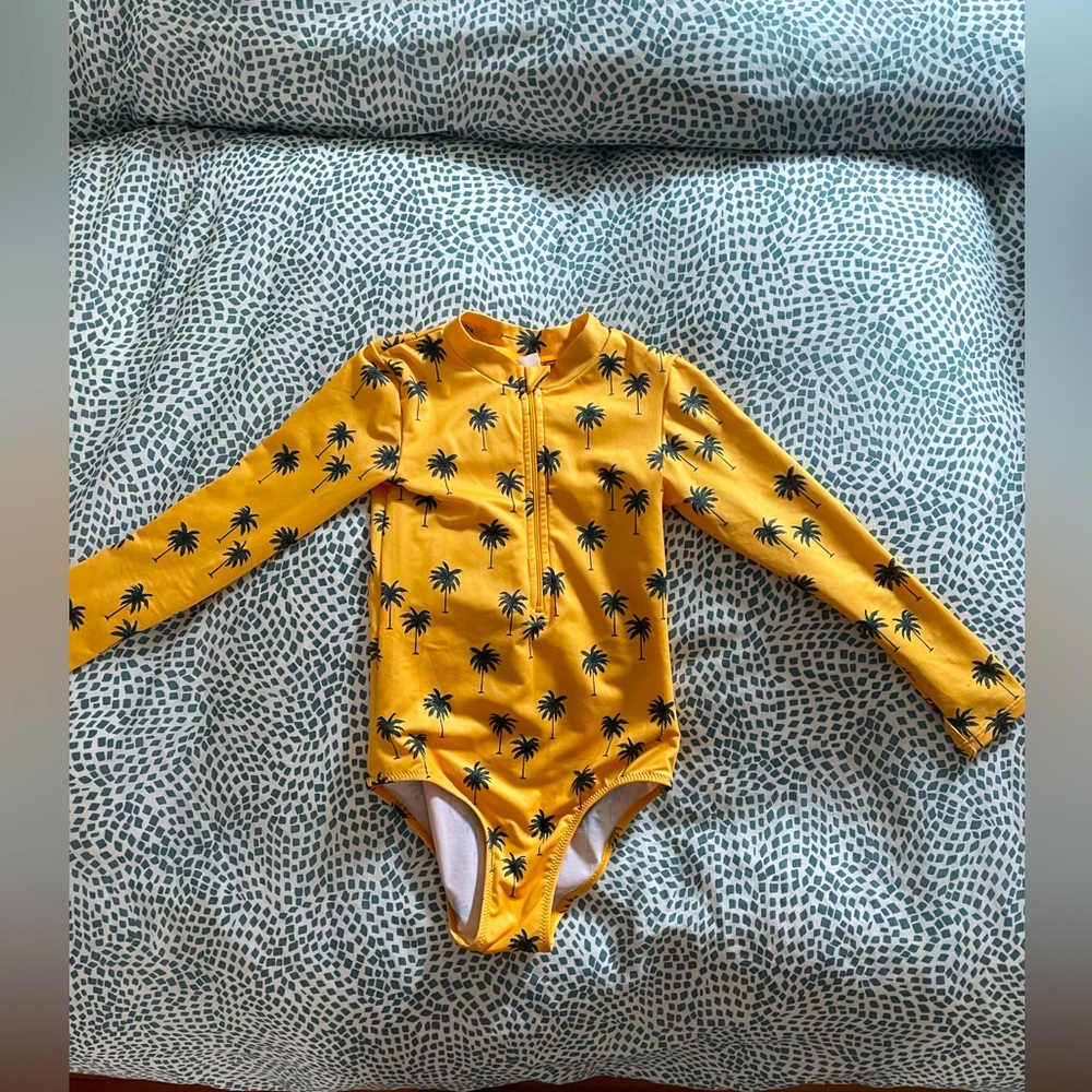 Zara Swimsuit/Rashguard 6/7 EUC